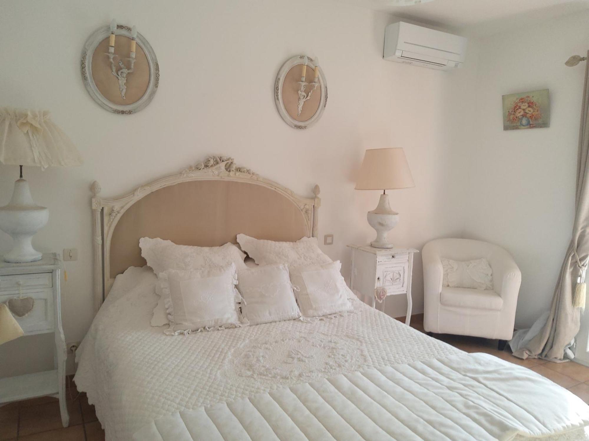L'Abrialys Bed and Breakfast Lorgues Buitenkant foto