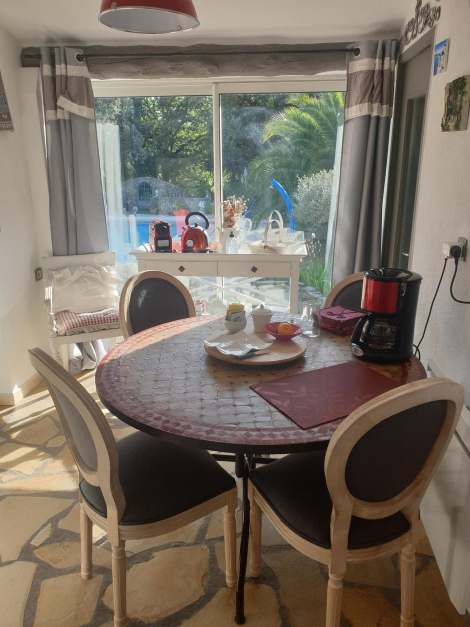 L'Abrialys Bed and Breakfast Lorgues Buitenkant foto